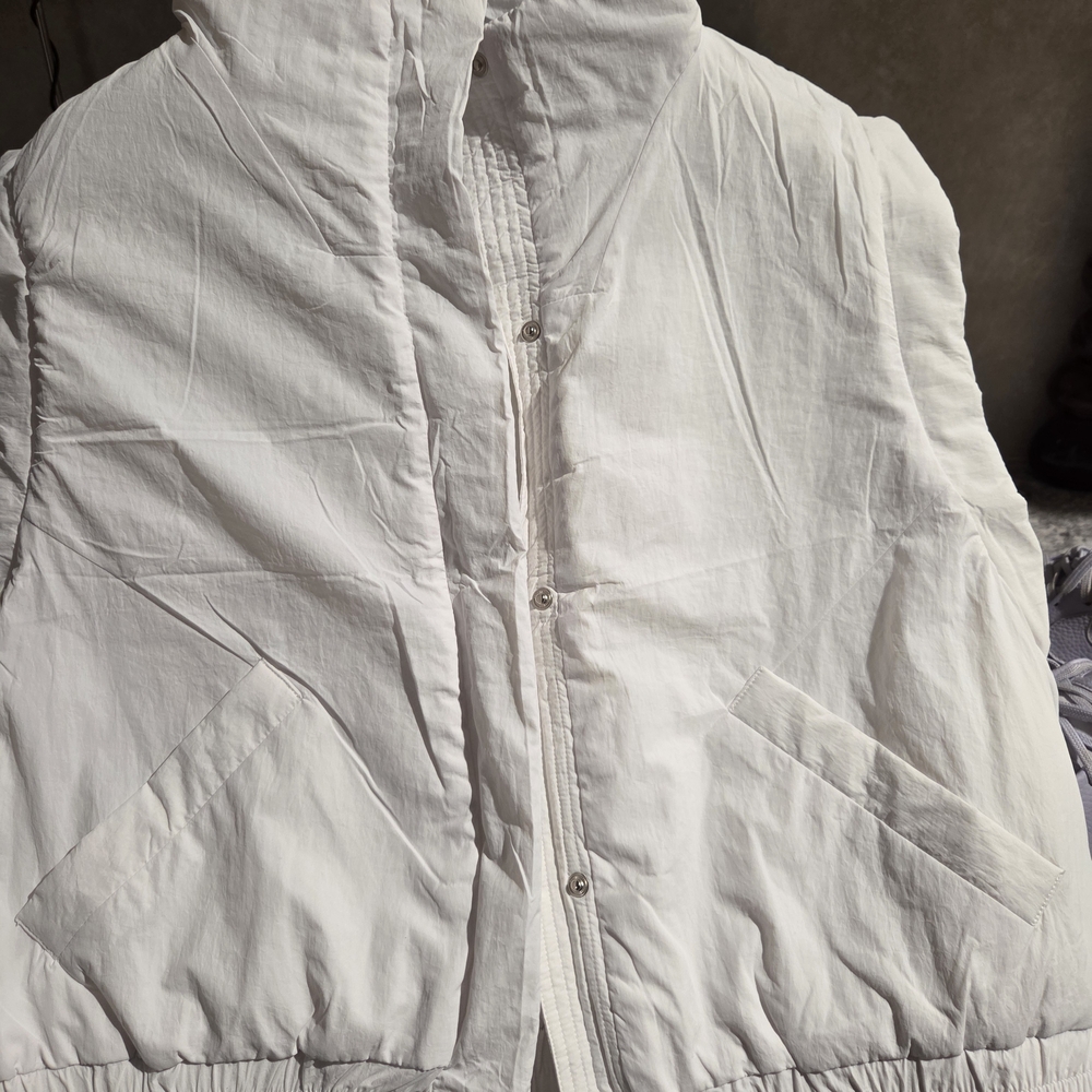 New White Vest Womens 2x Very Soft And Warm